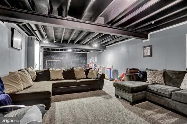 Building Photo - 1704 Scenic Manor Dr