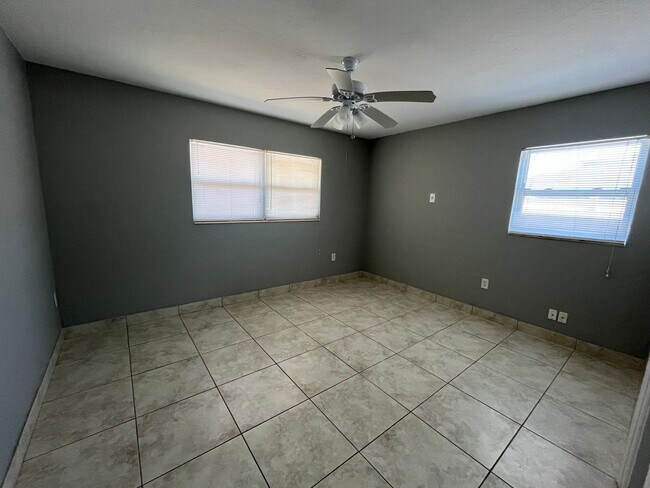 Building Photo - 2154 Inner Cass Cir