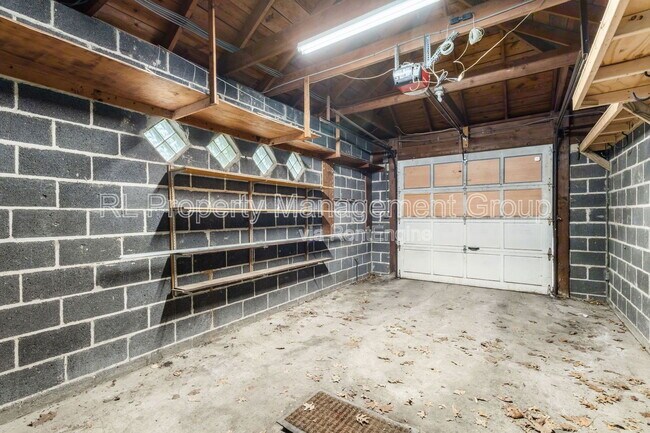 Building Photo - 413 Walhalla Rd