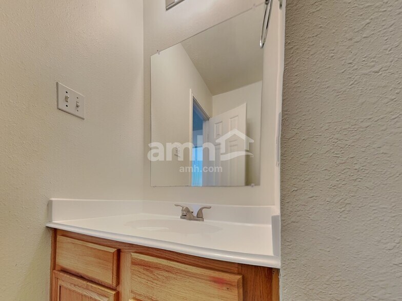 Building Photo - 12311 Claresholm Dr