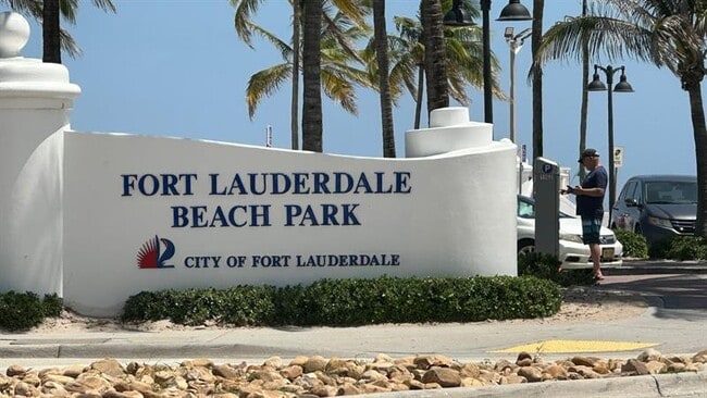 Building Photo - 625 Antioch Ave