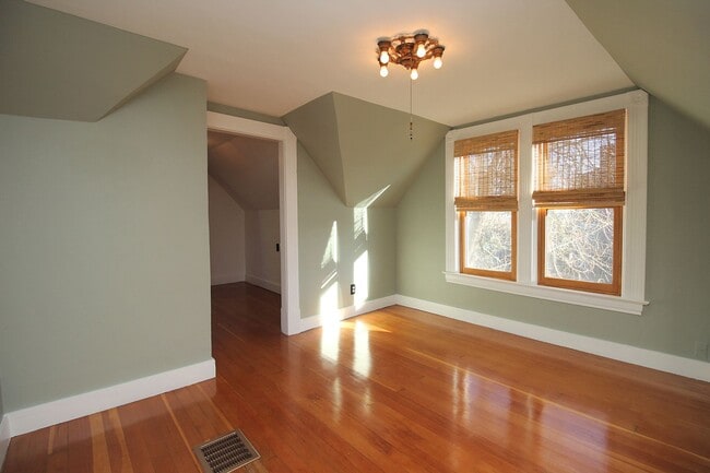 Building Photo - 4536 SE Boise St