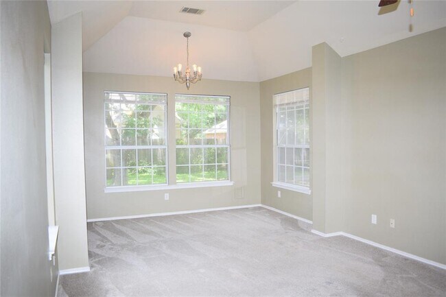 Building Photo - 30007 Oakland Hills Dr