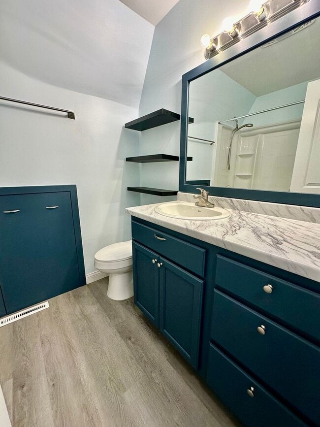 Building Photo - 2 Bed, 1 Bath A-Frame for Rent!