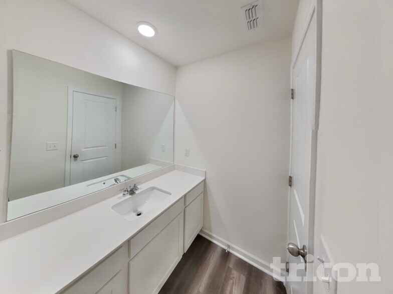 Building Photo - 305 Nasturtium Wy