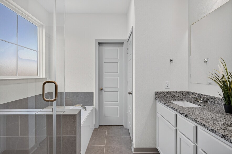 Building Photo - 6508 McGregor Loop