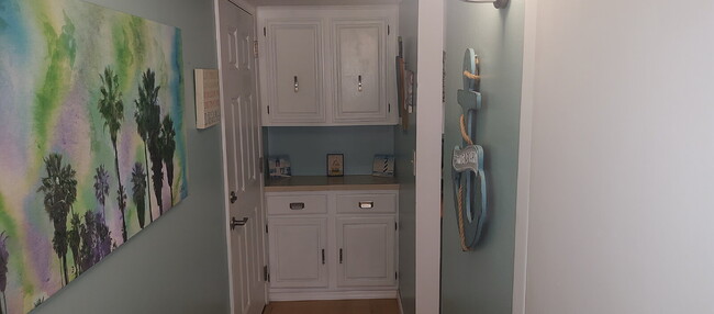 Building Photo - "Charming 2-Bed, 2-Bath Condo in Largo wit...