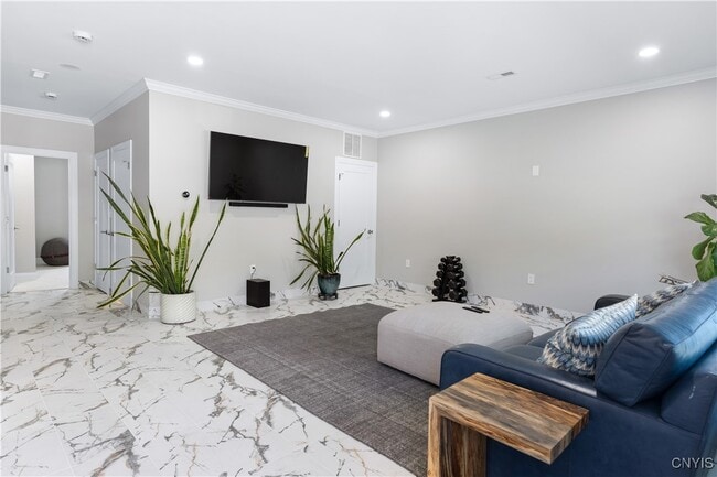 Primary Photo - 238 Oriskany Blvd