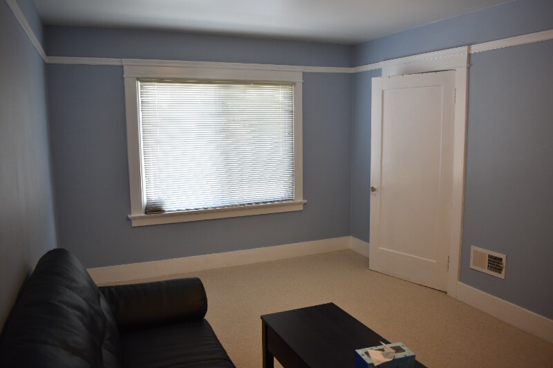 Building Photo - 917 Grand Ave