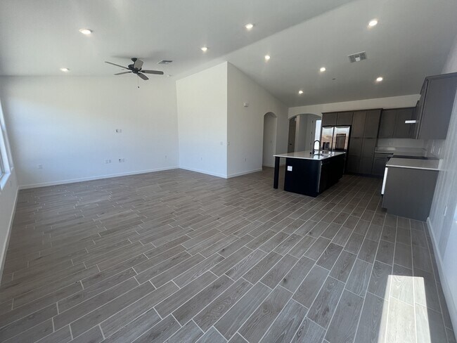 Building Photo - 7319 Olive Wood Dr