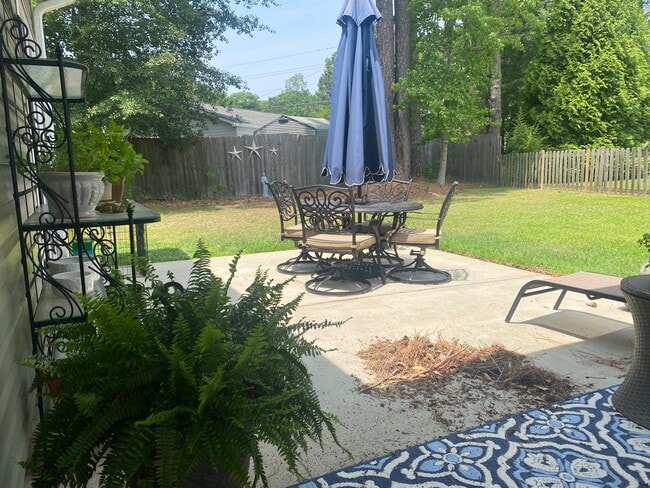 Building Photo - 1701 Sassafras Ct