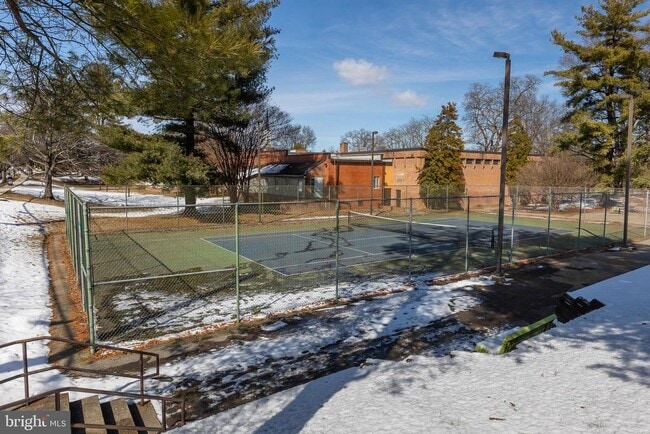 Building Photo - 1611 Ballard St