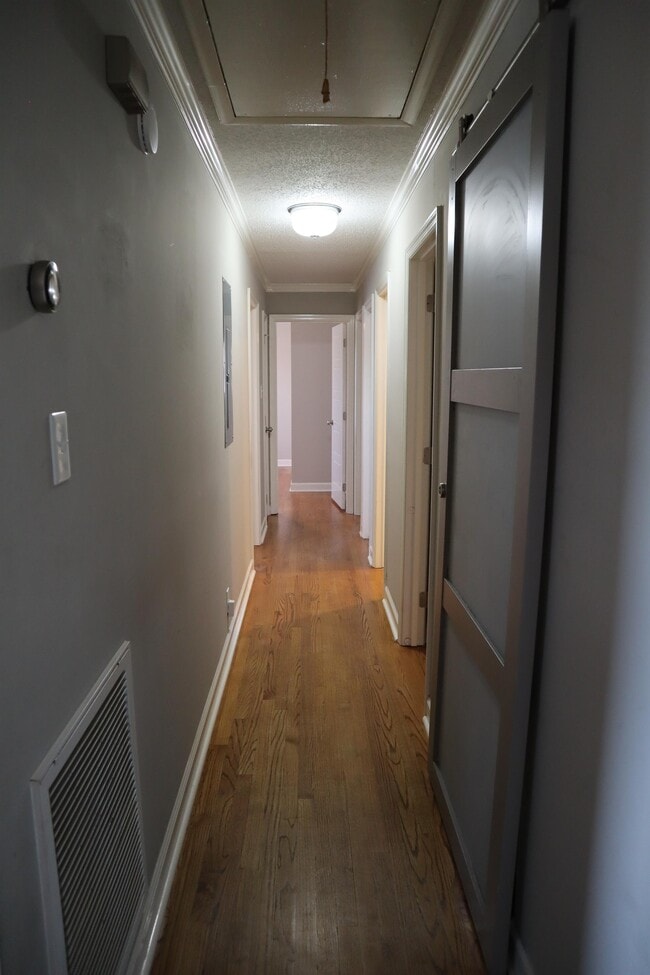 Building Photo - 105 Wildwood Dr