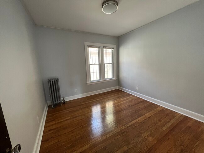 Bedroom 1 - Entry - 645 Neff Rd