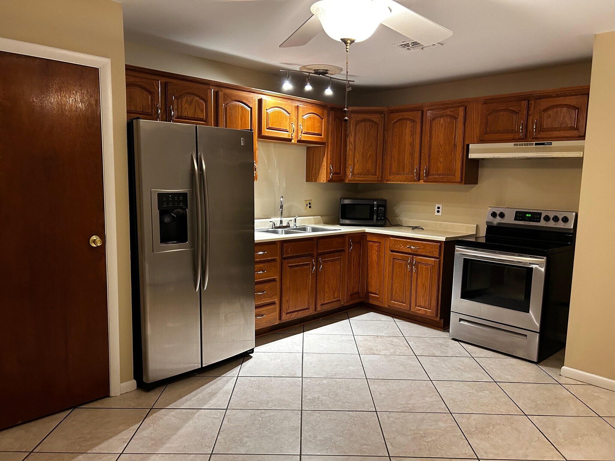 Building Photo - 220 E Trotwood Blvd