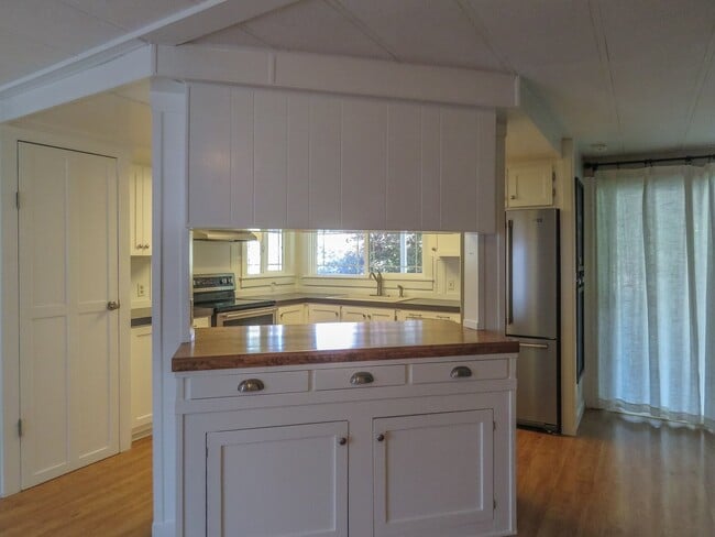 Building Photo - 3 bedroom 2 bath available in Century Meadows Park in Aurora !!