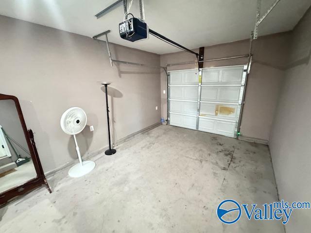 Building Photo - 522 Lisa Ln NW