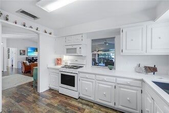 Building Photo - 1382 Jamaica Rd