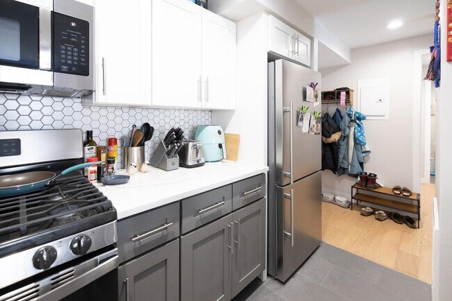 Building Photo - 1 bedroom in Boston MA 02118