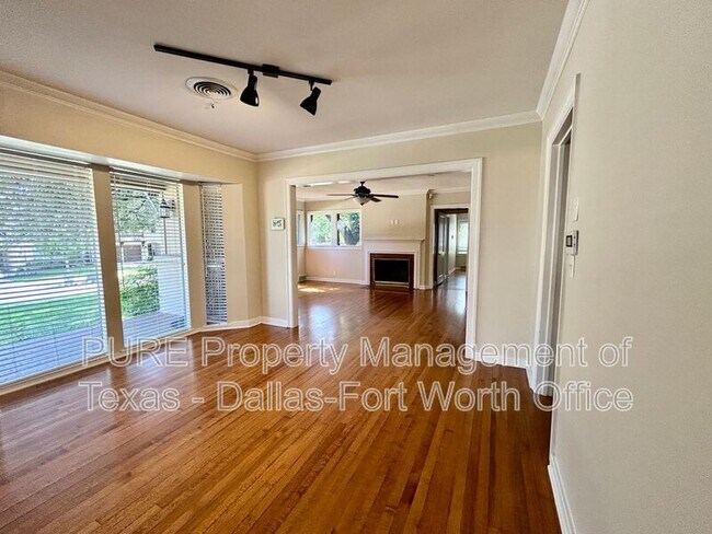 Building Photo - 5721 El Campo Ave