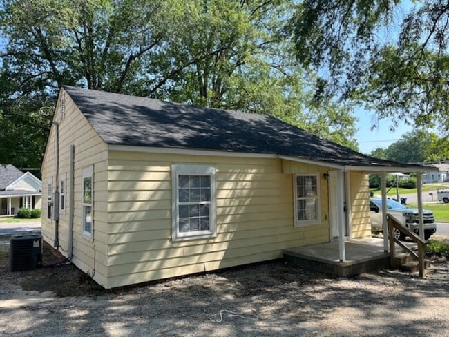 Building Photo - 312 Charlotte Ave