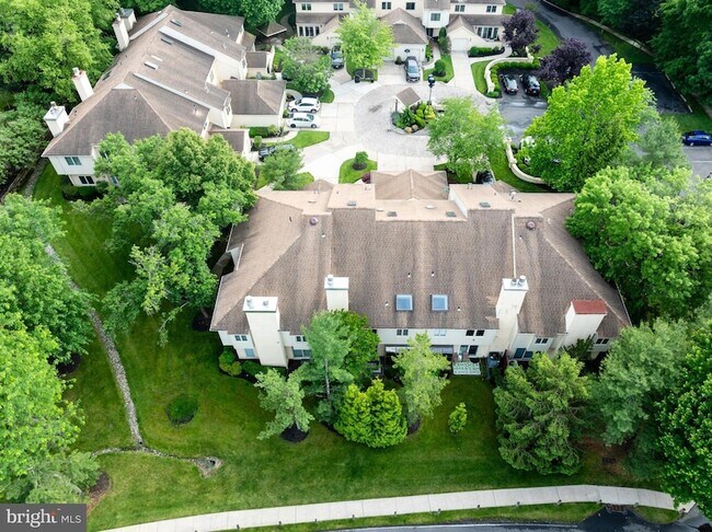 Building Photo - 1410 Chanticleer