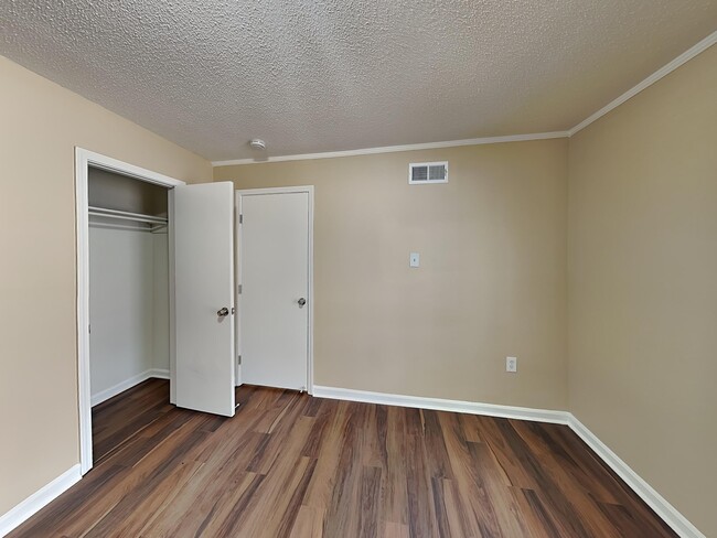 Building Photo - 5010 Penwood Cove