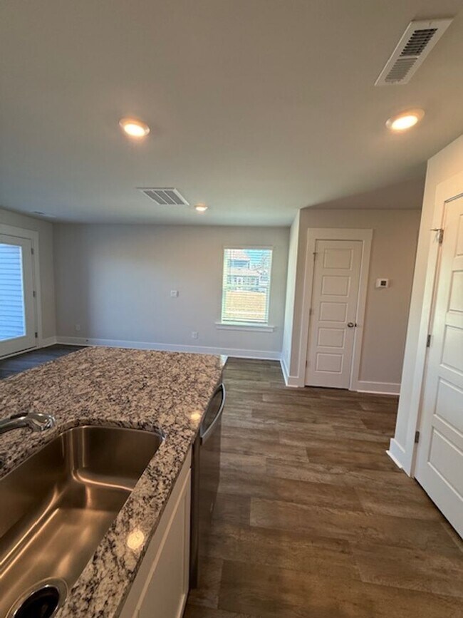 Building Photo - Be the first to Live in This Brand-New Townhome!