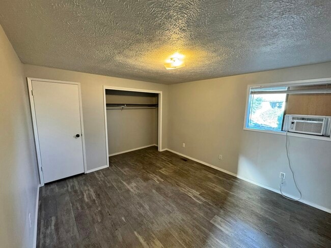 Building Photo - 5125 N Lidgerwood St