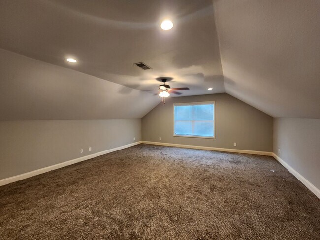 Building Photo - 1003 Sunrise Dr