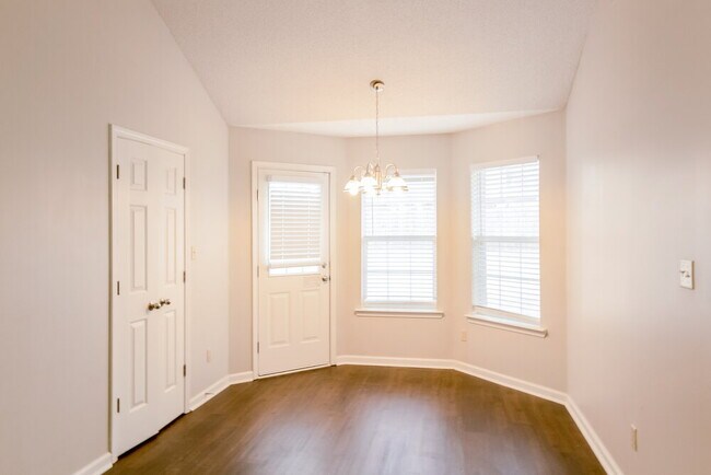 Building Photo - 4490 Shadow Glen Cove