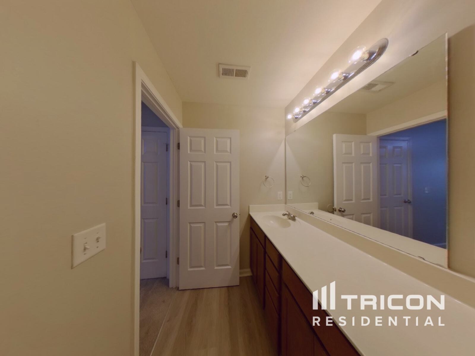 Building Photo - 258 Drooping Leaf Ln