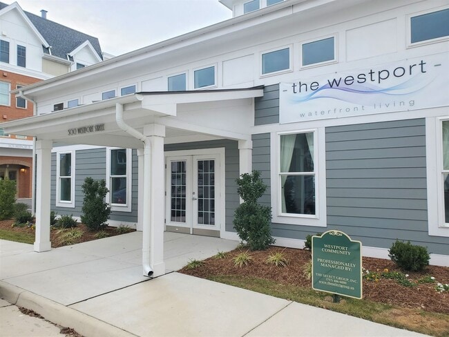 Building Photo - 594 Westport St