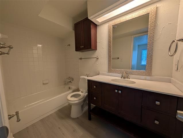 Building Photo - 7431 Holly Hill Dr