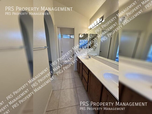 Building Photo - Single Story Phoenix Home Available Februa...