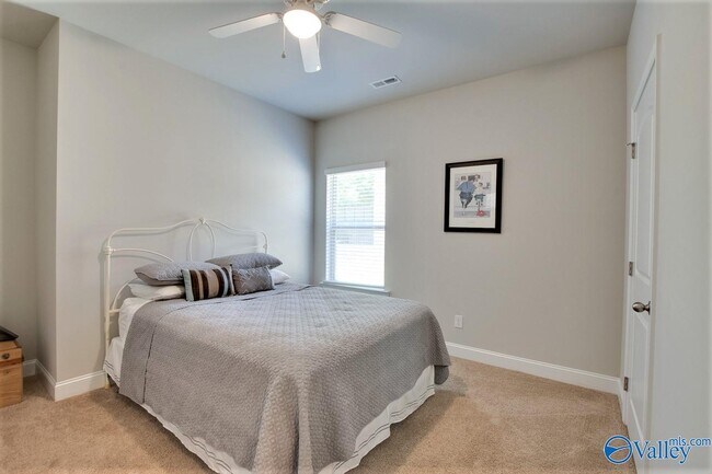 Building Photo - 155 Grey Fawn Trail