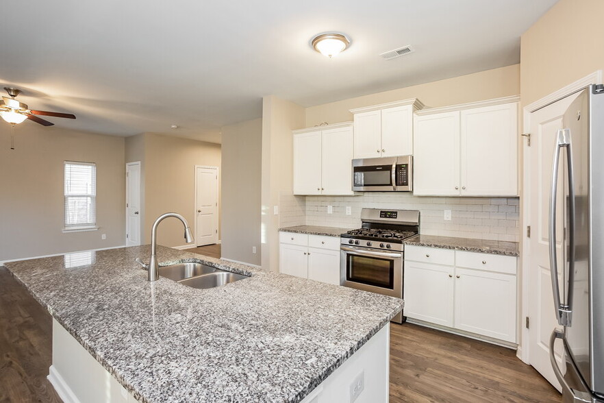 Building Photo - 6511 Rumple Rd