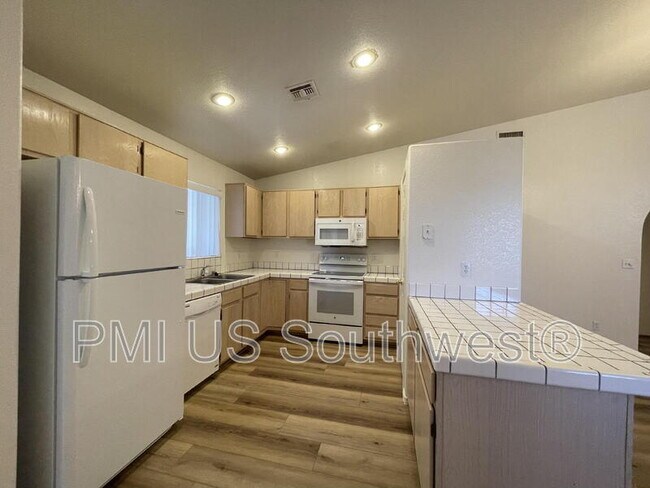 Building Photo - 4072 S Cassidy Dr
