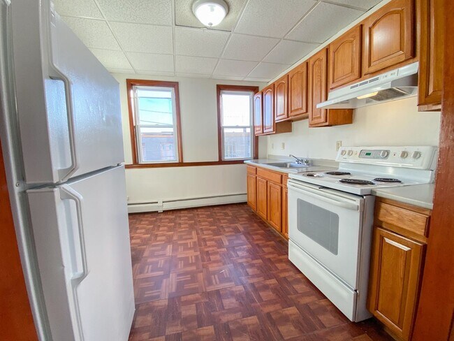 Building Photo - 1-3 Webster St / Amauta Apartments LLC