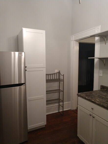 Building Photo - 215 N 5th Ave