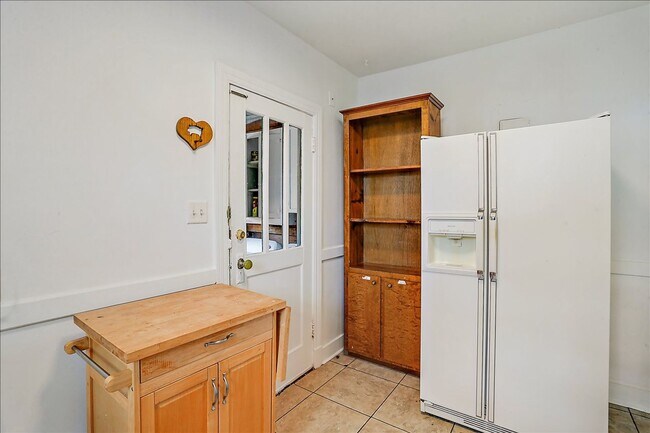 Building Photo - 1608/10 Saint Mary Street