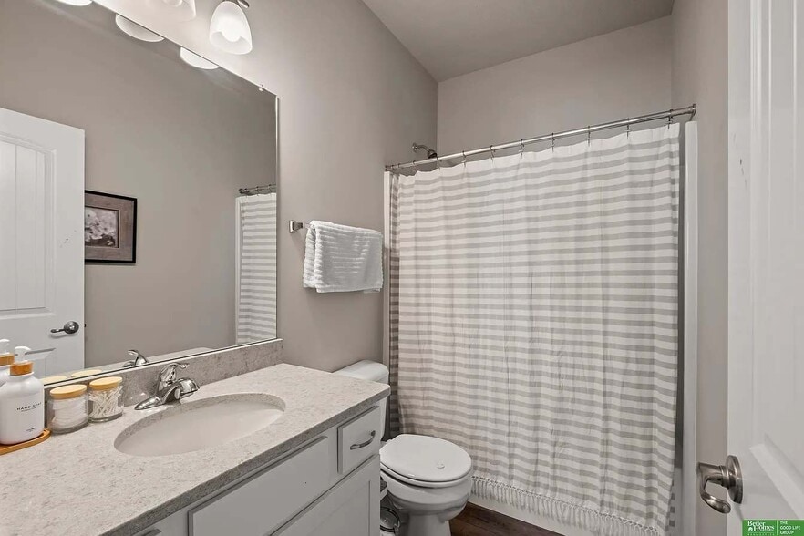 Building Photo - 21051 Polk St