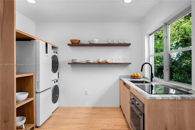 Building Photo - 226 Jefferson Ave