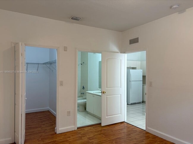 Building Photo - 1663 SE 27th Dr