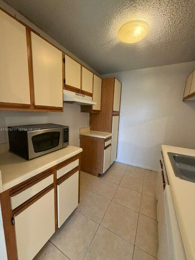 Building Photo - 4241 W McNab Rd