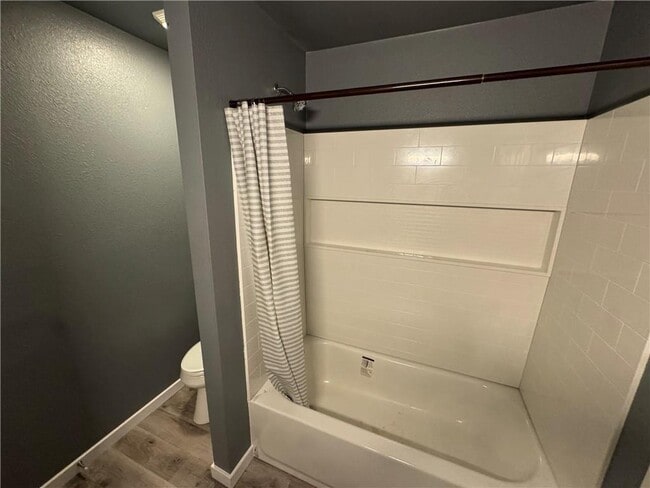 Building Photo - 70 N Hunter St