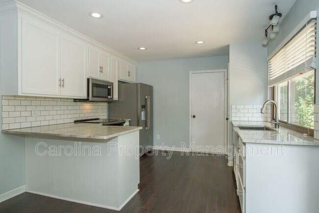 Building Photo - 11722 Carmel Lakes Dr