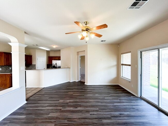 Building Photo - Available Now Beautiful 1 story, 4 bedroom, 2 bath, 2 car garage home with fire place, garage doo...