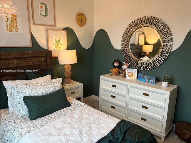 Building Photo - 655 SE 13th St Cir