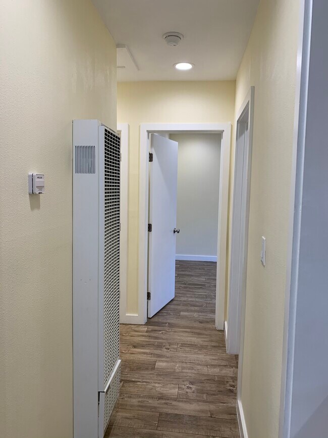 Building Photo - 10315 S Figueroa St